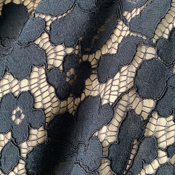 Vince Camuto Black Lace Overlay Sleeveless Sheath dress size 12 - Picture 3 of 14